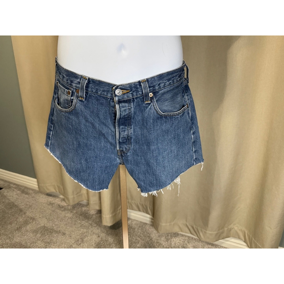 Levi’s 501 Denim Cutoffs Size 8 - Picture 2 of 11